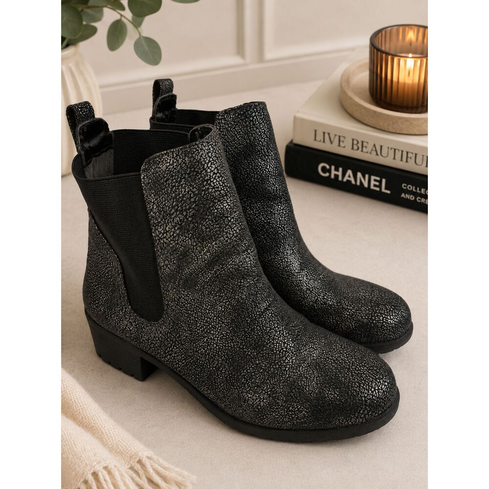 Simply Vera Vera Wang Women’s Chelsea Ankle Boots Size 7 Black Metallic Lug Sole